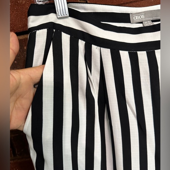 🛍️asos 100% Polyester soft striped pants with side zipper Size 8 excellent. - Picture 2 of 13